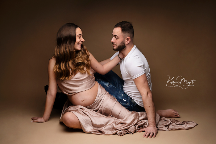 photo de grossesse en couple pour plus de complicité avant la naissance Karine Majet