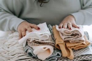 acheter des vêtements d'enfant et les revendre pour donner une seconde vie aux vêtements