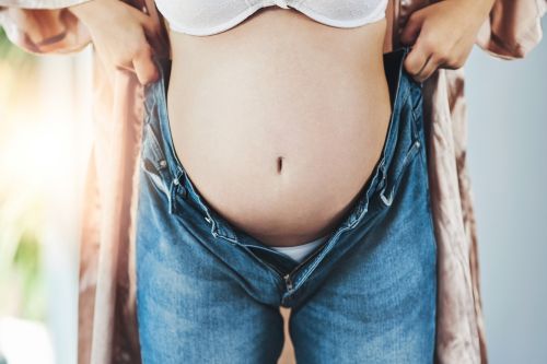comment faire des photos de grossesse avec son jeans ?